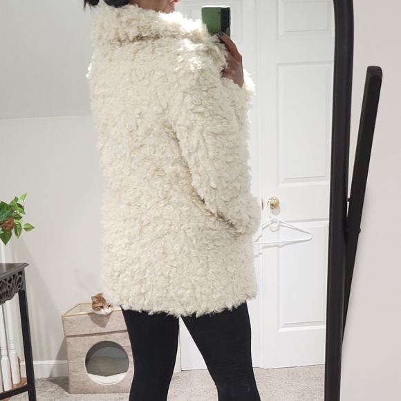 🚫SOLD🚫 NWT Nasty Gal ultra Teddy Coat! - Picture 8 of 9